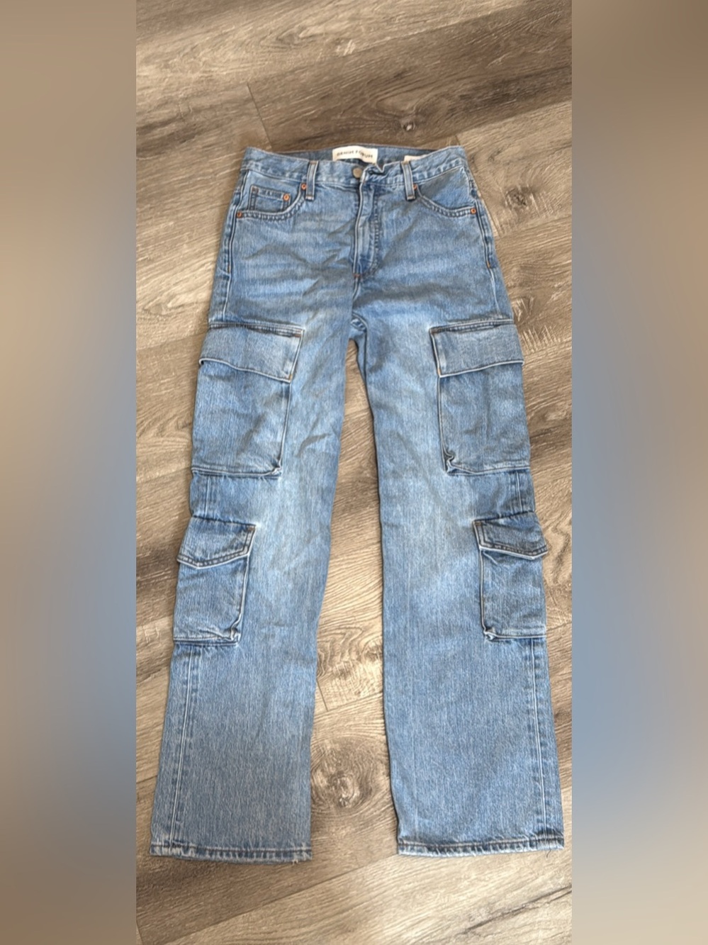 Denim Forum (Aritzia) '90s Millie Hi-Rise Cargo Jeans – Light Wash sz 23